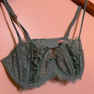 Victoria's Secret Lace Bra 36D